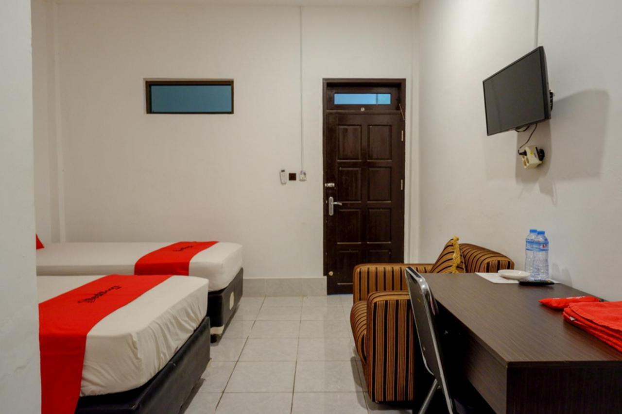 Reddoorz Syariah @ Hotel Wisma Indonesia Kendari Buitenkant foto